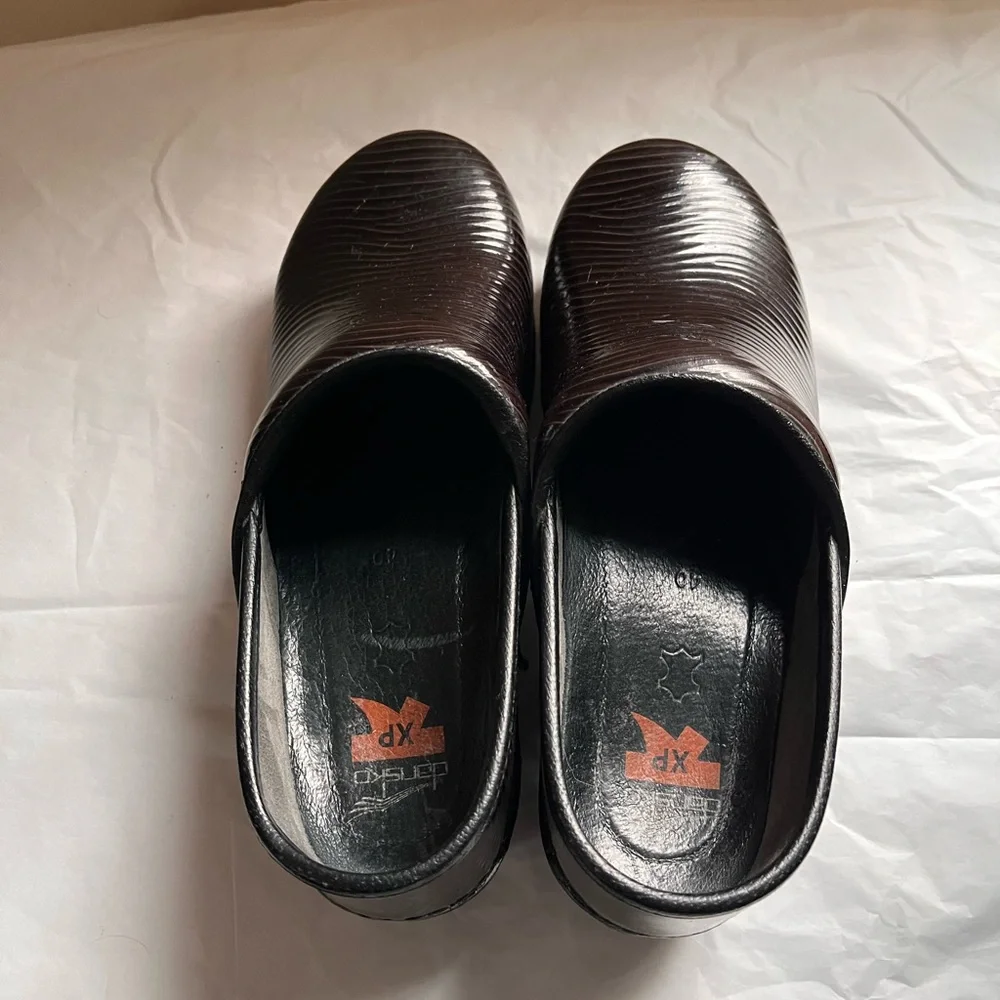 Dansko XP clogs. - Picture 1 of 4